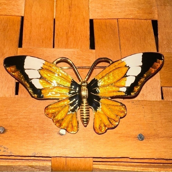 Jewelry - Vintage Enamel Monarch Butterfly pin